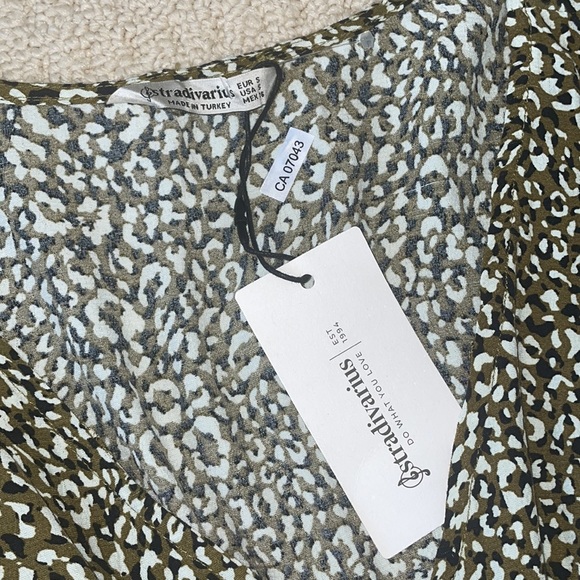 Stradivarius Blouse - Picture 4 of 8